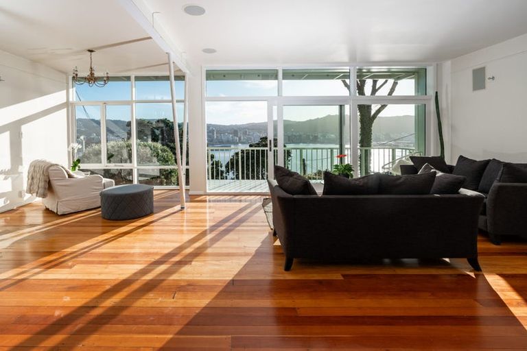 Photo of property in 37 The Crescent, Roseneath, Wellington, 6011