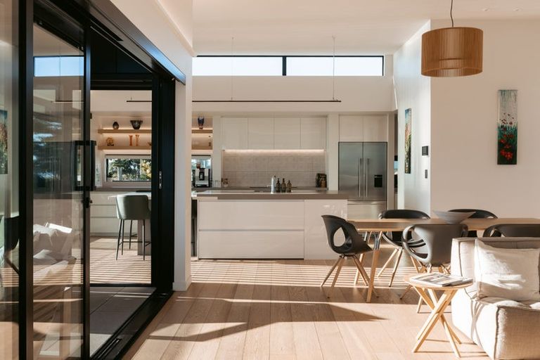 Photo of property in 87 Marine Parade, Mount Maunganui, 3116