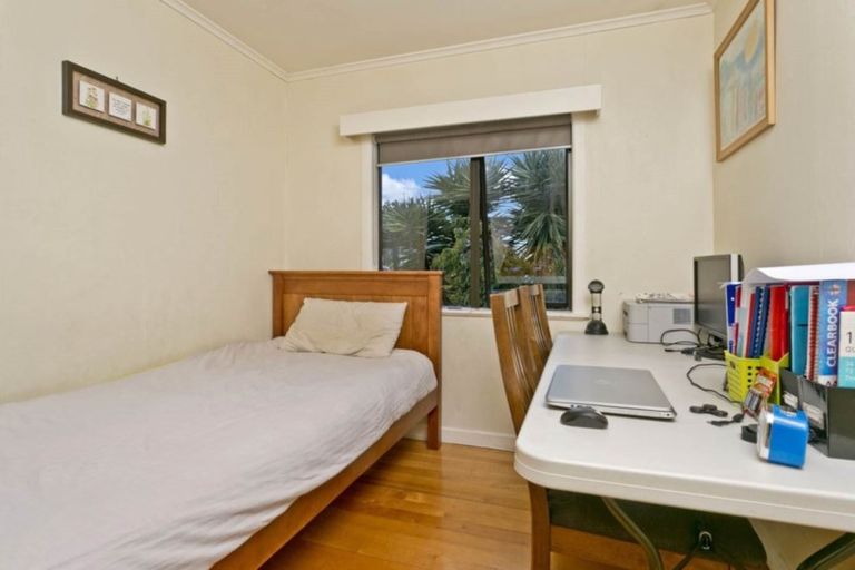 Photo of property in 41 Forrest Hill Road, Milford, Auckland, 0620