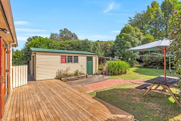 Photo of property in 4 Muhunoa West Road, Ohau, Levin, 5570