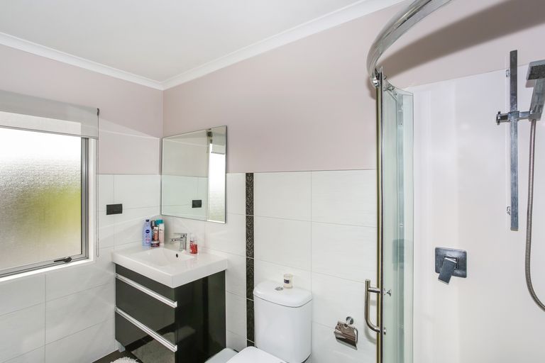 Photo of property in 36 Cape Vista Crescent, Pukekohe, 2120