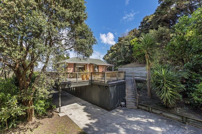 Photo of property in 94 Mana View Road, Paremata, Porirua, 5026
