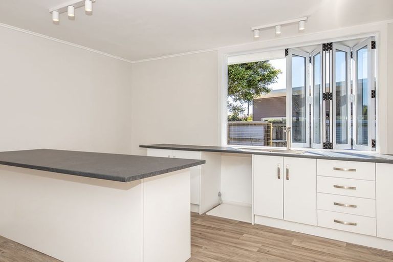 Photo of property in 2 Shelswell Street, Westport, 7825