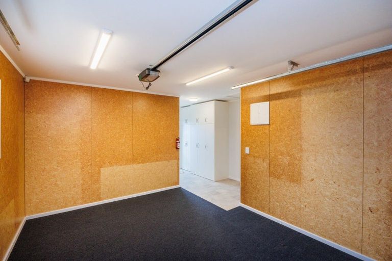 Photo of property in 18 Thomson Street, West End, Palmerston North, 4412