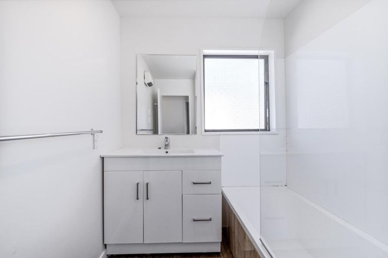 Photo of property in 2/487 Pages Road, Bexley, Christchurch, 8061