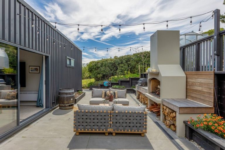 Photo of property in 13 Matuku Lane, Heathcote Valley, Christchurch, 8022