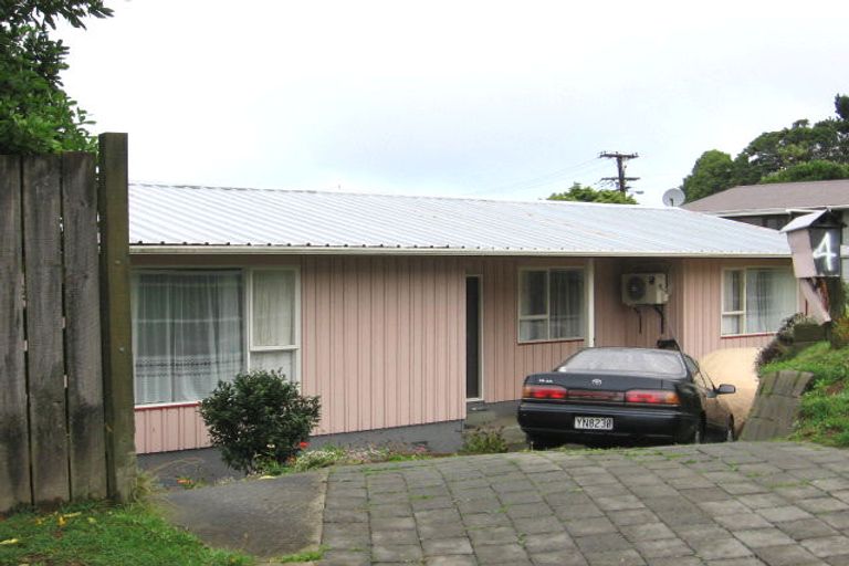 Photo of property in 4 Fitzpatrick Street, Newlands, Wellington, 6037