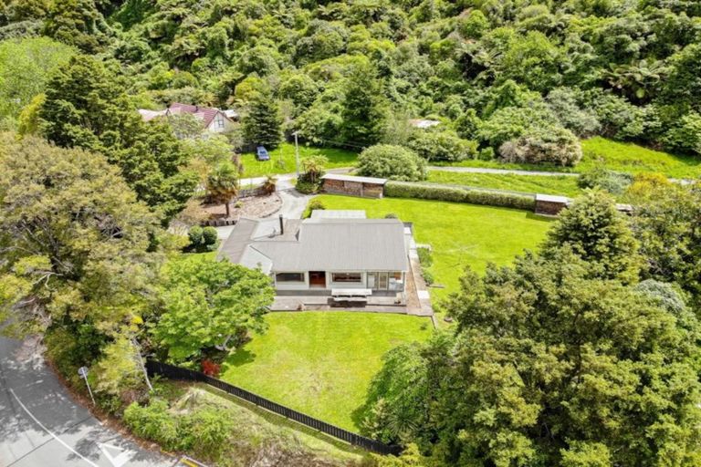 Photo of property in 4 Bridge Road, Birchville, Upper Hutt, 5018