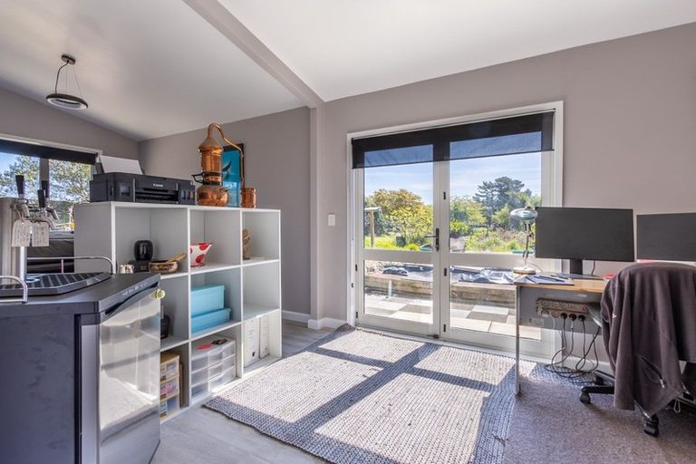 Photo of property in 899 State Highway 1, Te Horo, Otaki, 5581