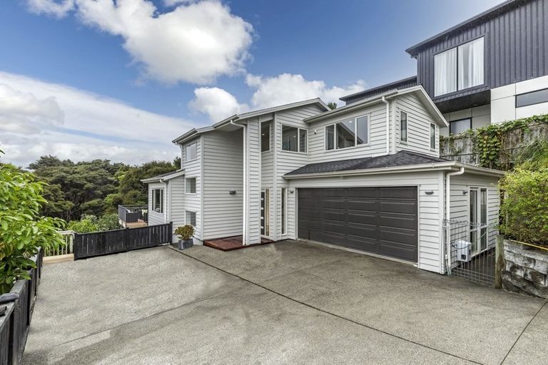 Photo of property in 487a East Coast Road, Murrays Bay, Auckland, 0630