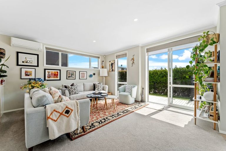 Photo of property in 33 Sanremo Lane, Stanmore Bay, Whangaparaoa, 0932