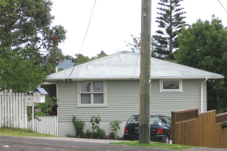 Photo of property in 270 Rangatira Road, Beach Haven, Auckland, 0626