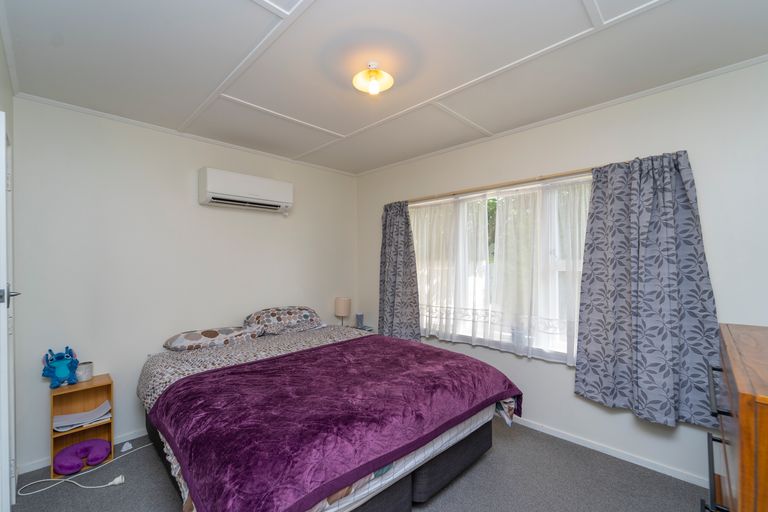 Photo of property in 15 Hardie Grove, Featherston, 5710