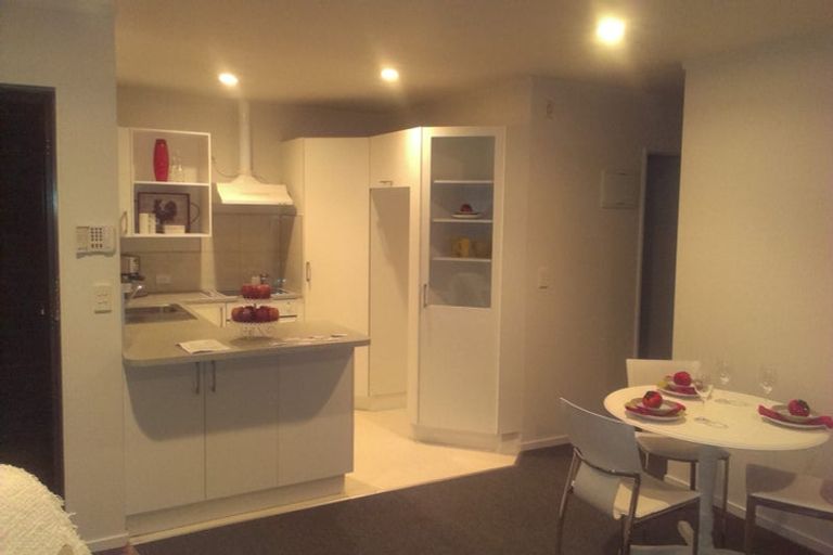 Photo of property in 58 Hewlett Road, Massey, Auckland, 0614