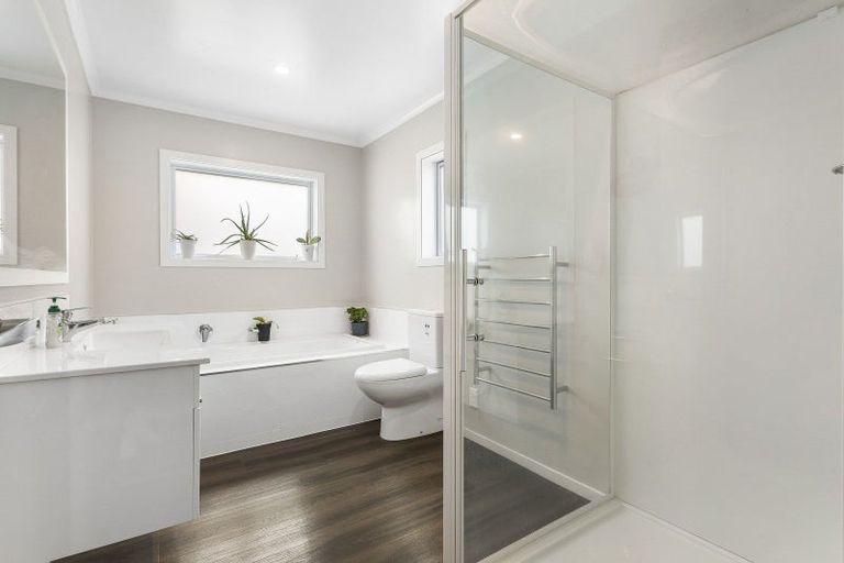 Photo of property in 209a Waddington Drive, Naenae, Lower Hutt, 5011