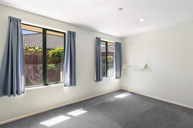 Photo of property in 6 Tulip Lane, Spreydon, Christchurch, 8024