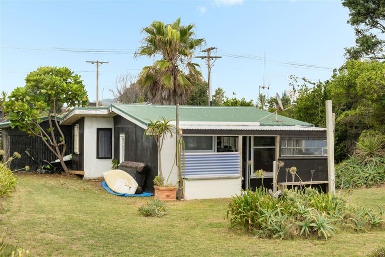 Photo of property in 37 Motiti Road, Papamoa Beach, Papamoa, 3118