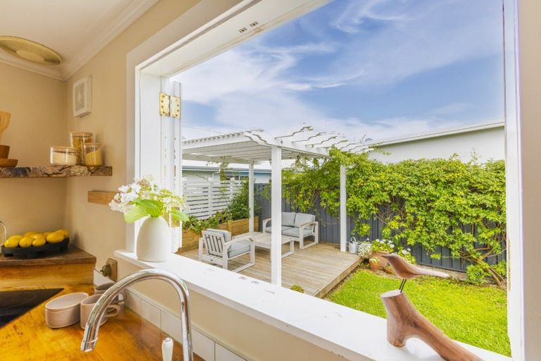 Photo of property in 59 Ferry Road, Clive, 4102