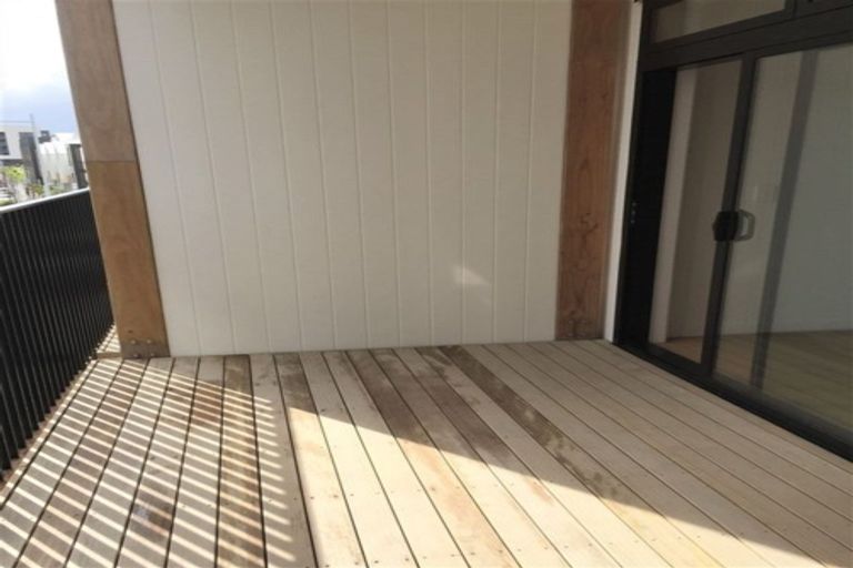 Photo of property in 10/165 Hobsonville Point Road, Hobsonville, Auckland, 0616