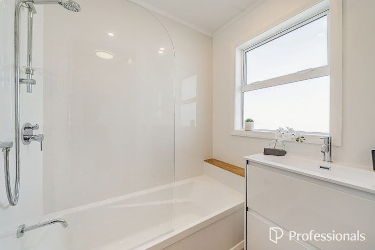 Photo of property in 38 Routley Crescent, Elderslea, Upper Hutt, 5018