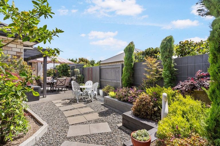 Photo of property in 14 Putaka Place, Papamoa Beach, Papamoa, 3118