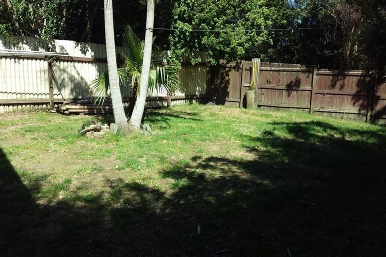 Photo of property in 1/50 Tudor Road, Henderson, Auckland, 0610