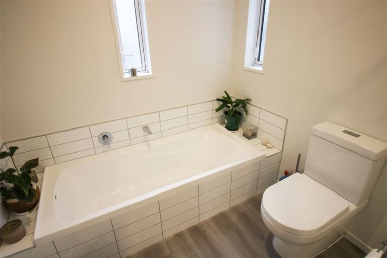 Photo of property in 40 Cunningham Terrace, Lyttelton, 8082