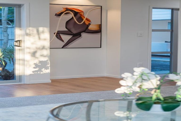 Photo of property in 8 Roy Maloney Drive, Henderson, Auckland, 0612