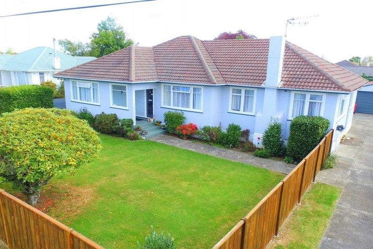 Photo of property in 25 George Street, Levin, 5510