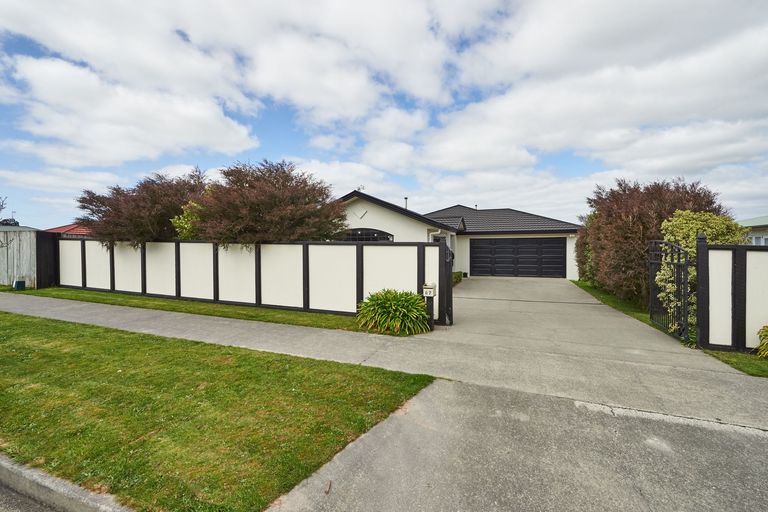 Photo of property in 87 Parnell Heights, Kelvin Grove, Palmerston North, 4414