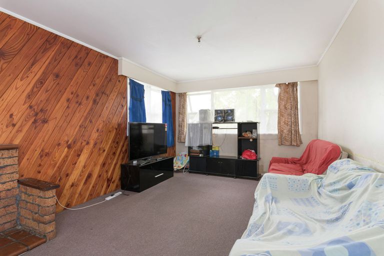 Photo of property in 17 Addington Avenue, Manurewa, Auckland, 2102