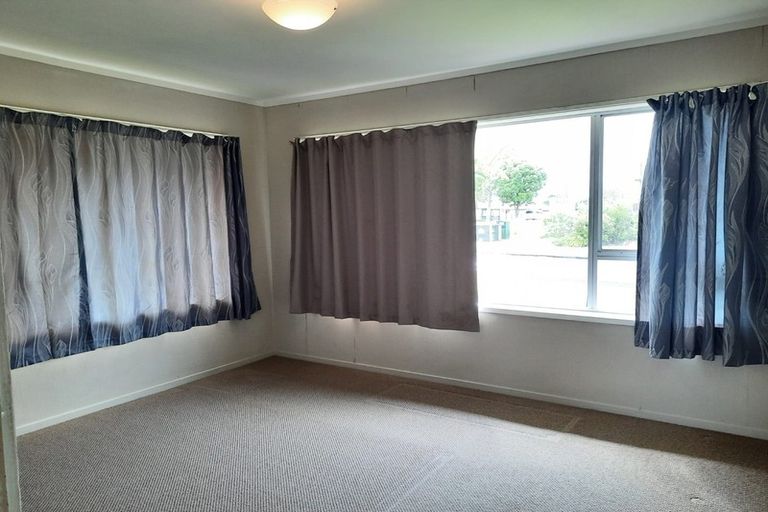 Photo of property in 466 Swanson Road, Ranui, Auckland, 0612