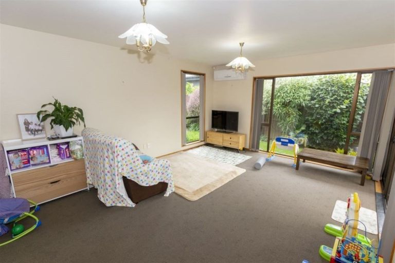 Photo of property in 1/2 Hare Street, Ilam, Christchurch, 8041