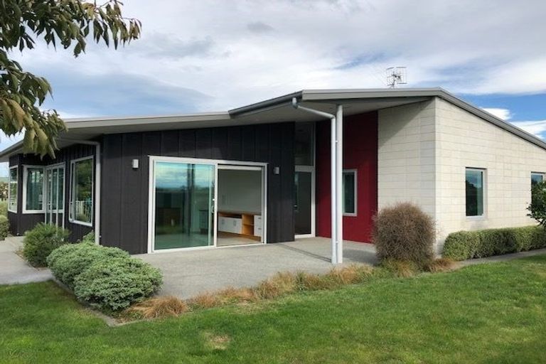 Photo of property in 19 Waitaha Place, Clive, 4102