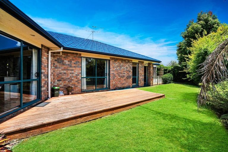 Photo of property in 21 Greig Place, Pukekohe, 2120