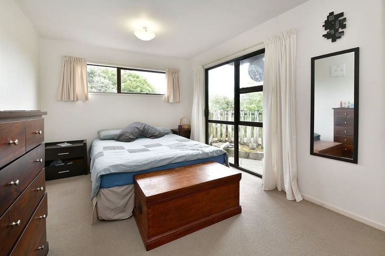 Photo of property in 4b Kathy Terrace, Stanmore Bay, Whangaparaoa, 0932