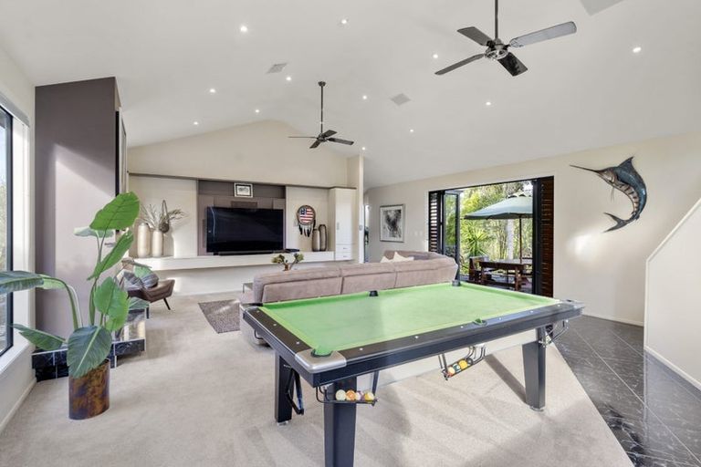 Photo of property in 97 Shaw Road, Oratia, Auckland, 0604