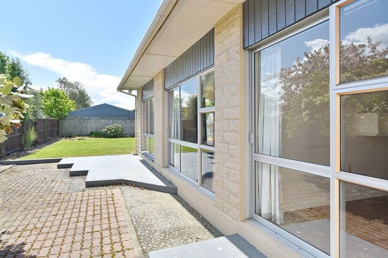 Photo of property in 55 Winters Road, Redwood, Christchurch, 8051