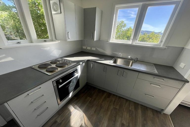 Photo of property in 55 Huntingdon Street, Northland, Wellington, 6012