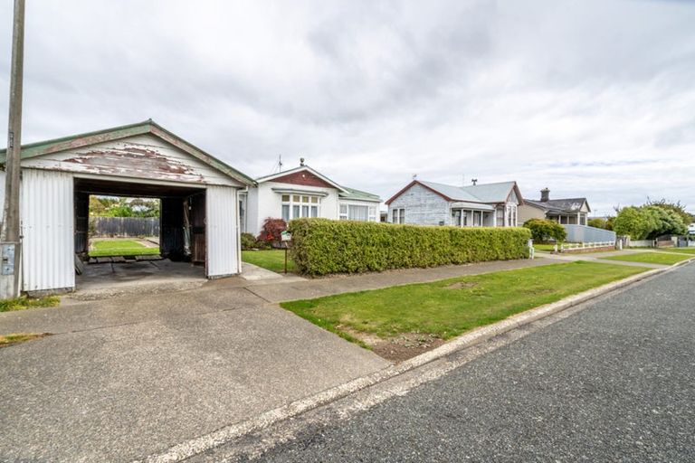 Photo of property in 17 Collingwood Street, Strathern, Invercargill, 9812