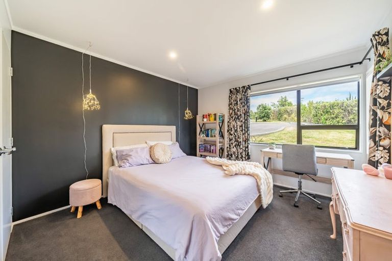 Photo of property in 45 The Crowsnest, Whitby, Porirua, 5024