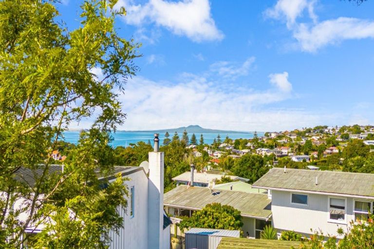 Photo of property in 24 Salem Place, Torbay, Auckland, 0630