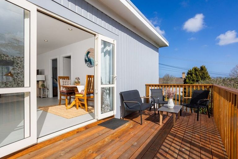 Photo of property in 33 Porter Crescent, Helensville, 0800