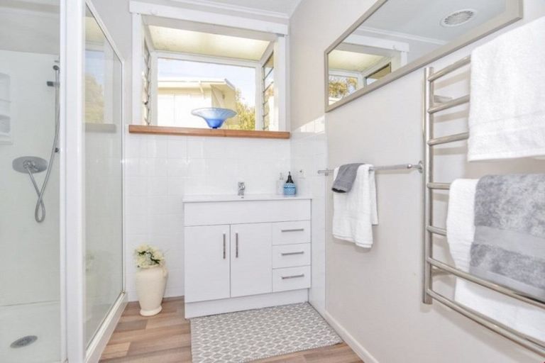 Photo of property in 6 Seon Place, Birkdale, Auckland, 0626