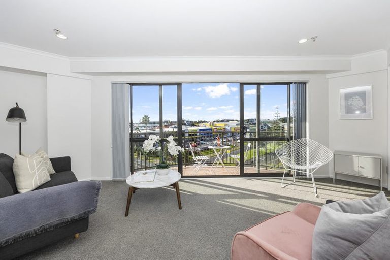 Photo of property in The Rennaissance, 4g/18 Ronwood Avenue, Manukau, Auckland, 2104