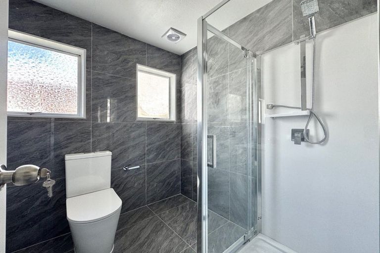 Photo of property in 23 Everglade Drive, Goodwood Heights, Auckland, 2105