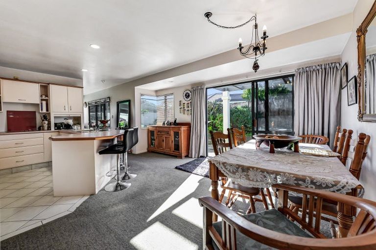 Photo of property in 21 Ayrshire Drive, Grandview Heights, Hamilton, 3200