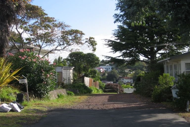 Photo of property in 1/38 Weldene Avenue, Glenfield, Auckland, 0629