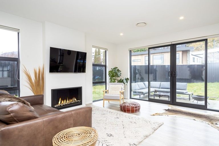 Photo of property in 7 Patton Place, Arrowtown, 9302
