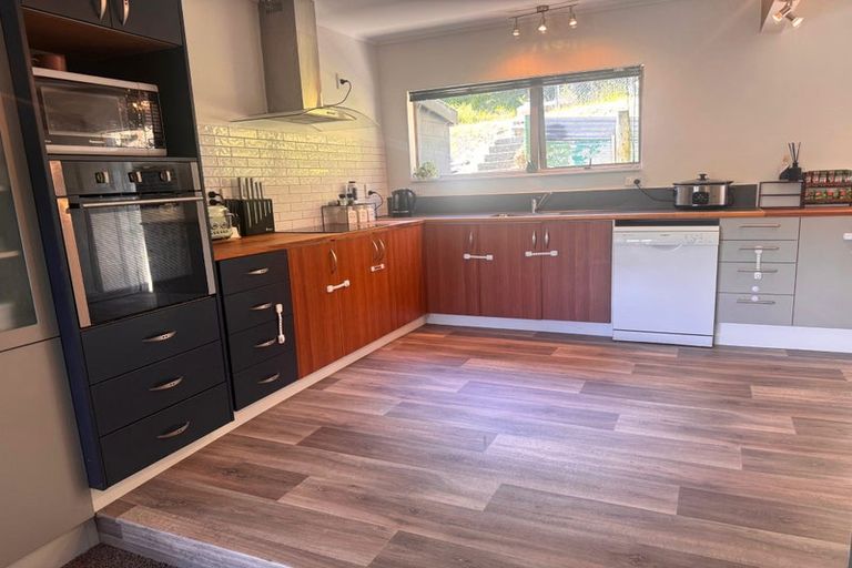 Photo of property in 25 Leicester Street, Picton, 7220